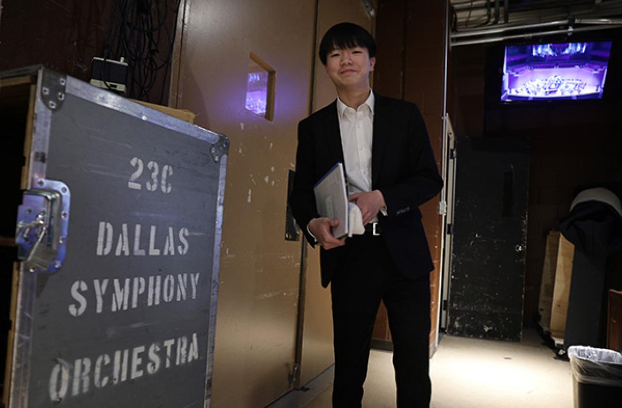 Yifan Wu backstage at the DSO during the 2023 Junior
