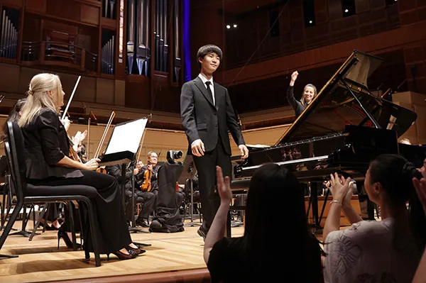 Seokyoung Hong with the Dallas Symphony Orchestra at the 2023 Junior